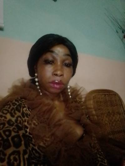 Annie 40 ans Yaoundé Cameroun