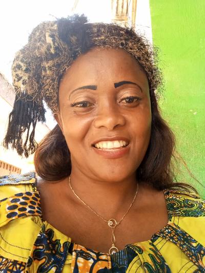 Jeanne 44 ans Bulu Cameroun