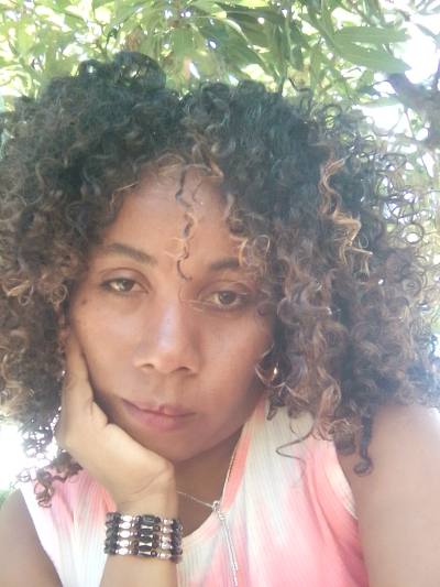 Toniquia 36 Jahre Sambava Madagaskar