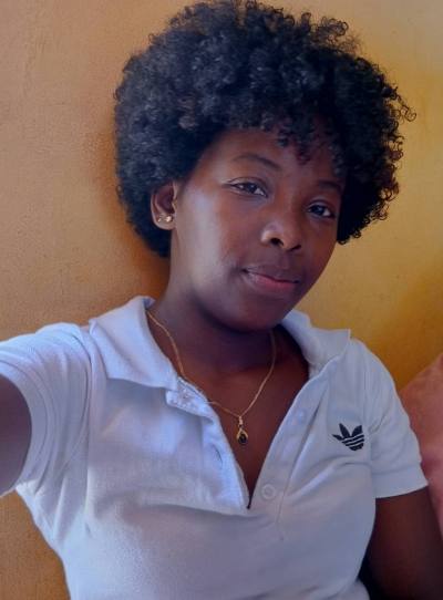 Marie 27 ans Sambava Madagascar
