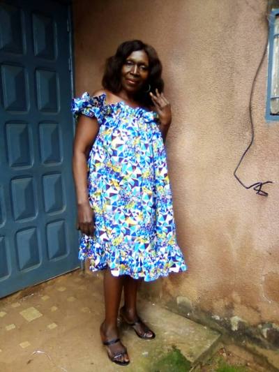 Engelle 64 ans Yaoundé Cameroun