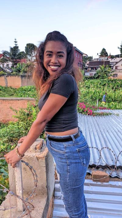 Bina 23 ans Tananarivo Madagascar