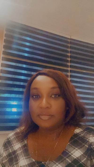 Amira 36 Jahre Abidjan  Elfenbeinküste