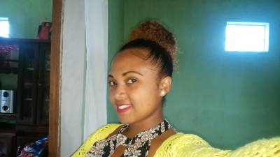 Romina 26 ans Sambava Madagascar