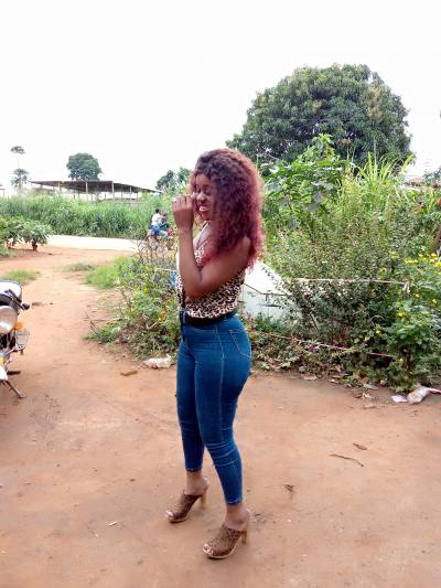 Hannah 25 ans Rien  Cameroun