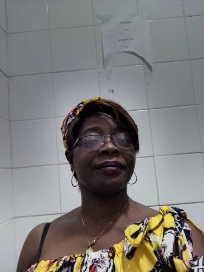 Flora 47 ans Dakar Sénégal