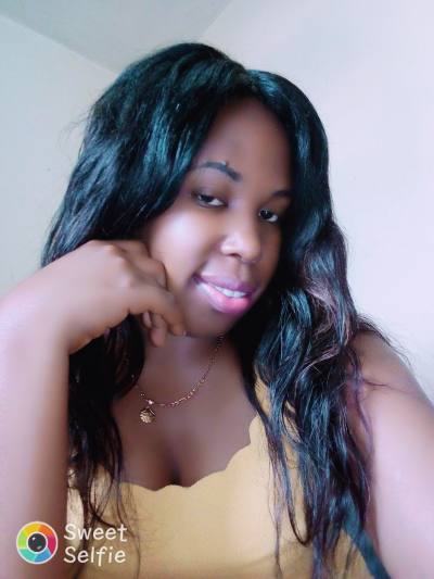Sariette 35 ans Yaoundé 4 Cameroun