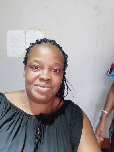 Divine 44 ans Douala  Cameroun