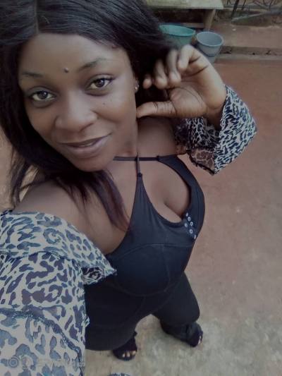 Christine  31 ans Yaounde  Cameroun