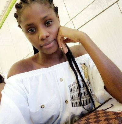 Eve 25 ans Cameroun  Canada