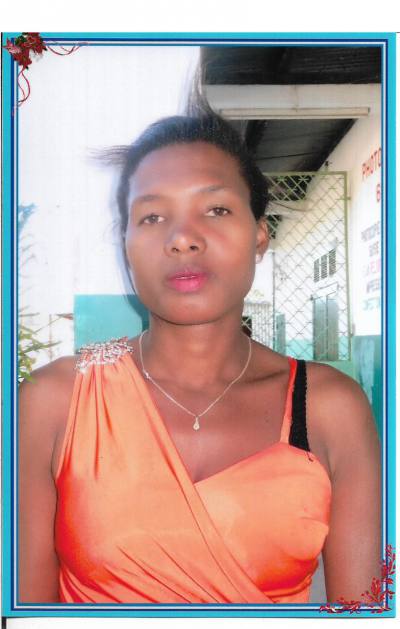 Vivienne 33 years Vohemar Madagascar