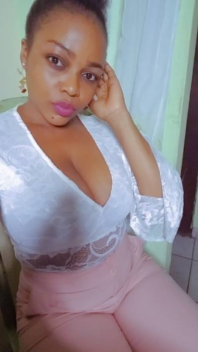 Floriane 38 ans Yaoundé Cameroun