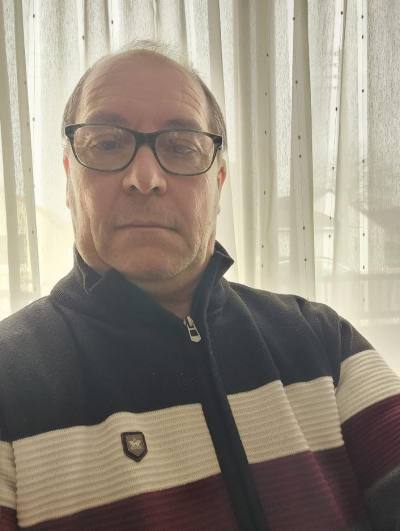 José  61 ans Couëron  France