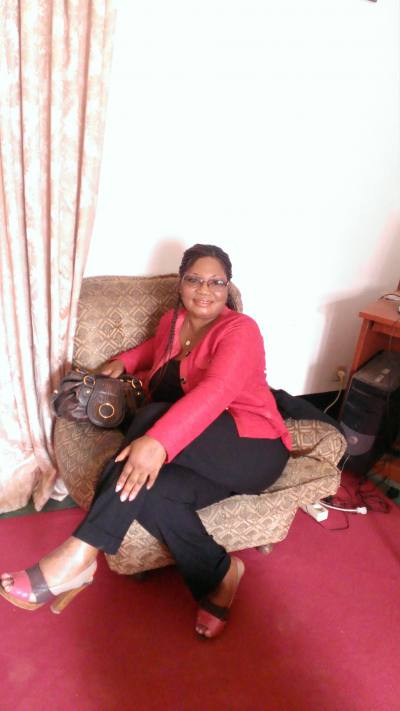 Carole 49 Jahre Yaoundé Kamerun