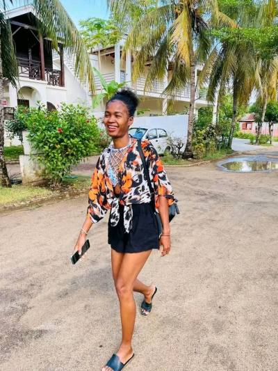 Delphine 29 ans Nosy Be Madagascar