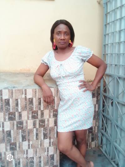Ruth 43 ans Yaoundé Cameroun