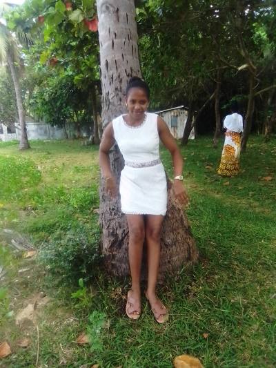 Eliane 29 ans Nosy-be Madagascar
