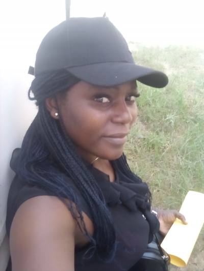 Prisca 33 ans Douala Cameroun