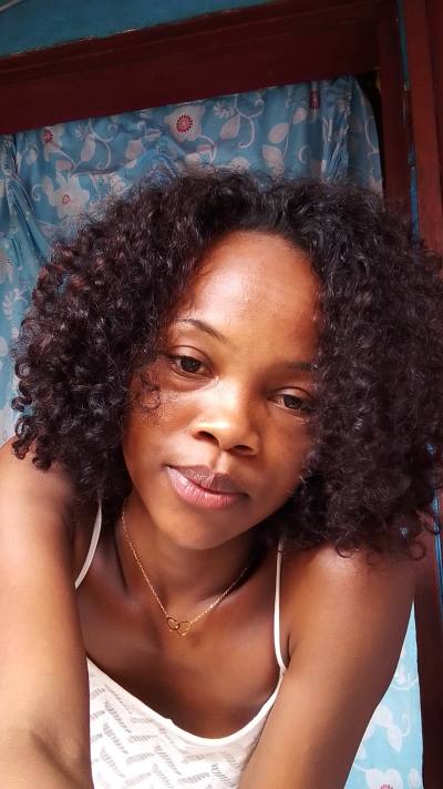 Félicia 25 ans Toamasina  Madagascar