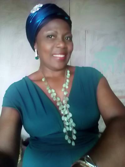 Suzanne 57 ans Yaoundé Cameroun