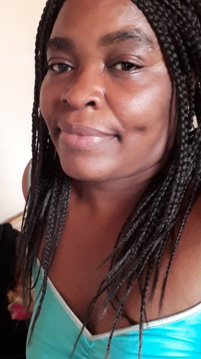 Rosea 52 ans Yaoundé Cameroun