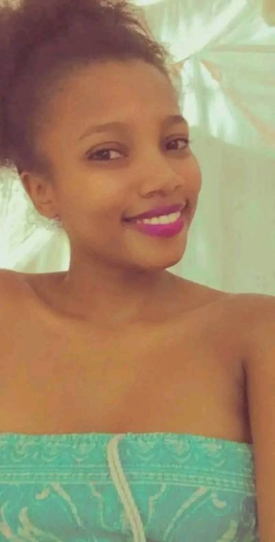 Naomi 27 ans Ambanja Madagascar