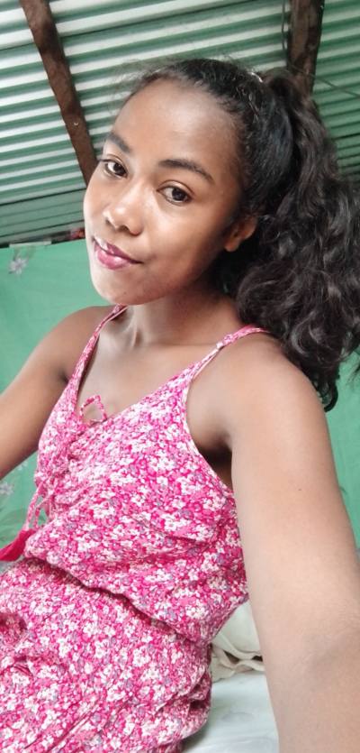 Sahondra 29 ans Antalaha Madagascar