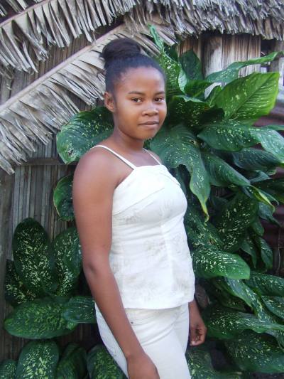 Aurelia 22 ans Sambava Madagascar