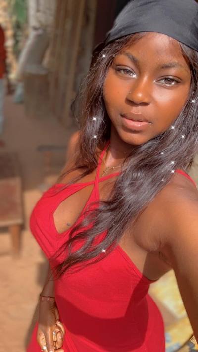 Diana 26 Jahre Yaoundé Kamerun