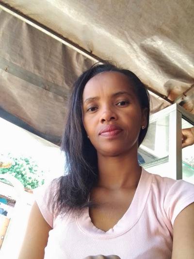 Armelle 39 ans Tamatave Madagascar