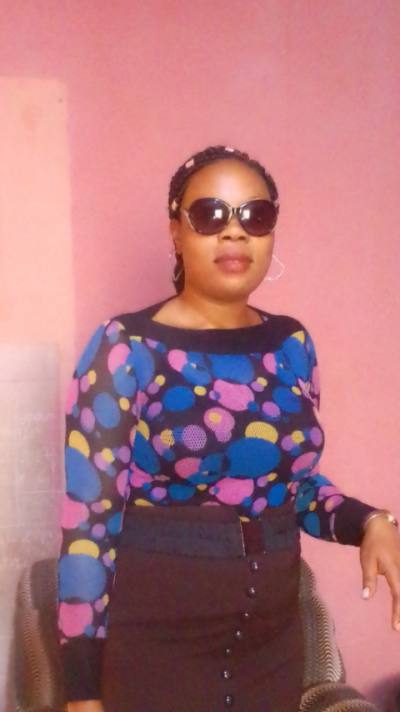 Marie anne 33 ans Yaoundé Cameroun