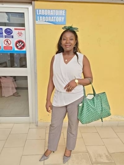 Josiane 43 Jahre Douala Kamerun