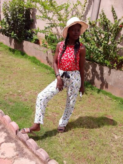 Marie 28 ans Yaounde Ii Cameroun