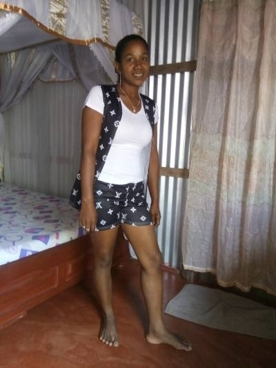 Diane Site de rencontre femme black Cameroun rencontres célibataires 27 ans