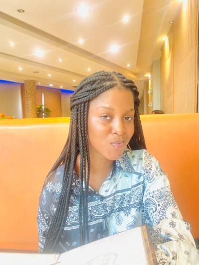 Sarah 25 ans Brazzaville Congo