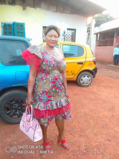 Philomene 55 ans Je Cherche Un Homme Sérieux Pour Le Mariage Cameroun