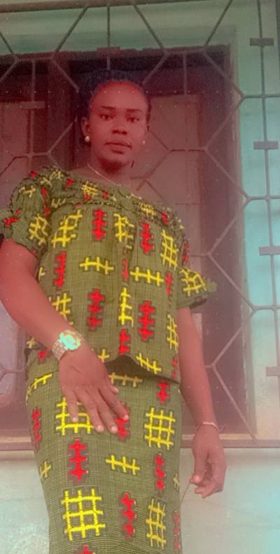 Angèle  28 ans Abidjan  Côte d'Ivoire