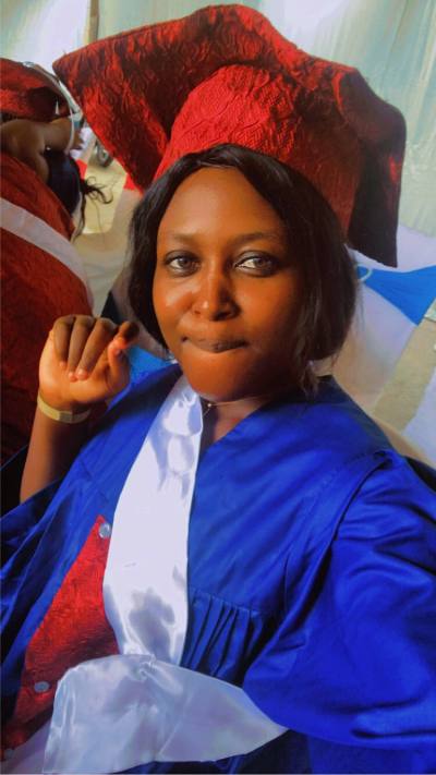 Ingrid 24 ans Douala  Cameroun