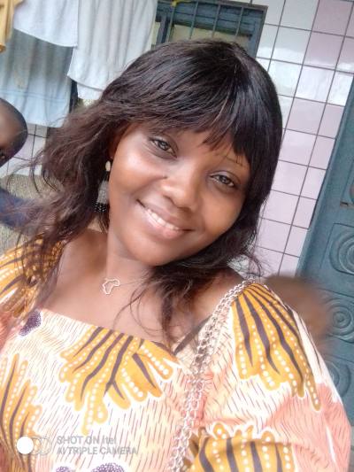 Stephany 29 years Douala Cameroun