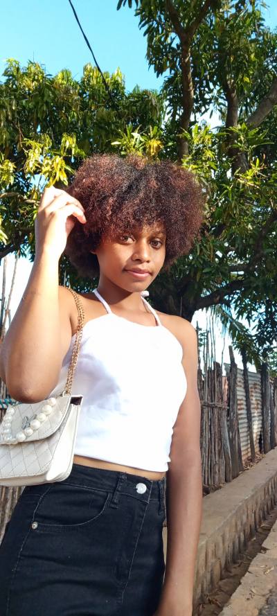 Zoela 24 ans Antananarivo  Madagascar