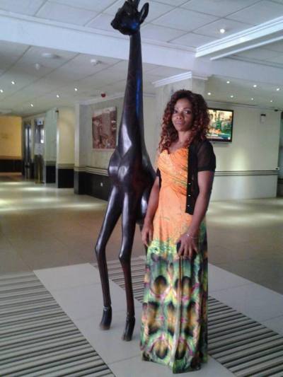 Cynthia 47 Jahre Yaoundé Kamerun