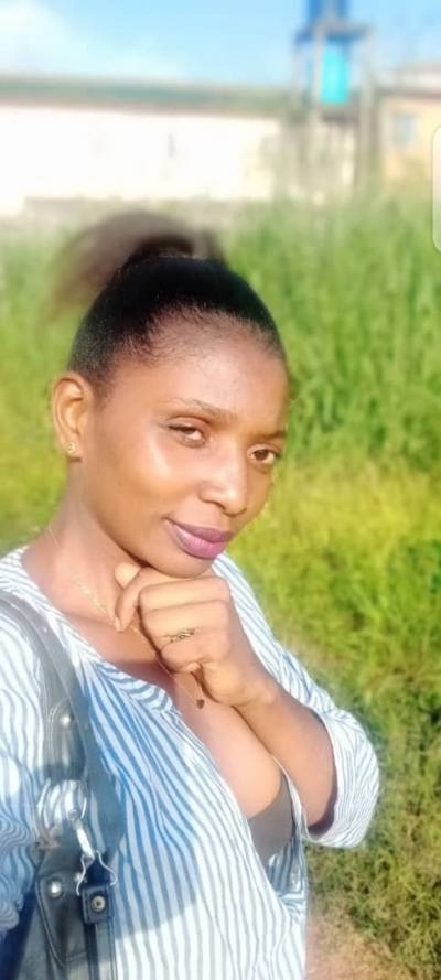 Nina 35 ans Yaoundé 4 Cameroun