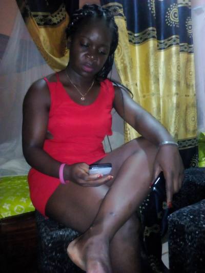 Michele 24 ans Yaoundé  Cameroun