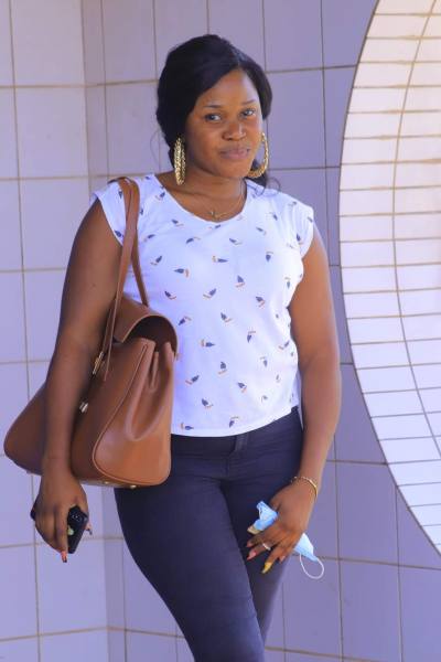 Kelly 31 Jahre Libreville Gabun