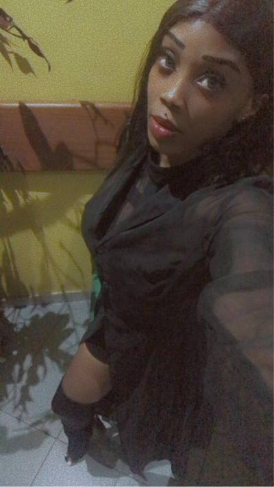 Milena 23 ans Douala  Cameroun