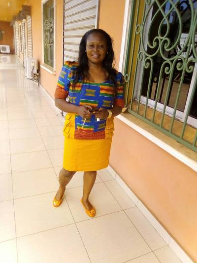 Laurentine 44 ans Yaounde Cameroun