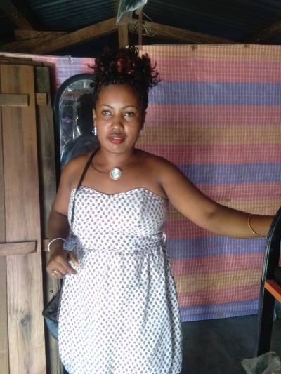 Meline 41 Jahre Sambava Madagaskar