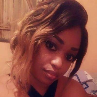 Alexandra 28 Jahre Yaoundé Kamerun