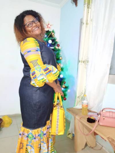 Laure 49 Jahre Yaoundé Kamerun