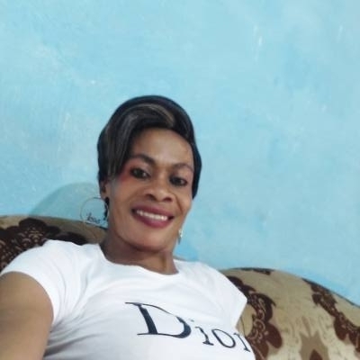 Julie 44 Jahre Yaoundé  Kamerun